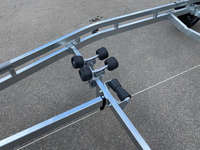 Brenderup Premium Bootsanhänger 242000TB SR mit Superrollen, 2,0 to. 7,2m/ 24 Fuß - Лодочный прицеп: фото 3 Brenderup Premium Bootsanhänger 242000TB SR mit Superrollen, 2,0 to. 7,2m/ 24 Fuß - Лодочный прицеп: фото 3