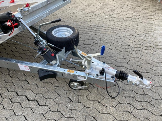 Brian James T6 Transporter, 230-6553, 5500 x 2220 mm, 3,5 to. kippbar mit Auffahrrampe - Прицеп-автовоз: фото 2 Brian James T6 Transporter, 230-6553, 5500 x 2220 mm, 3,5 to. kippbar mit Auffahrrampe - Прицеп-автовоз: фото 2