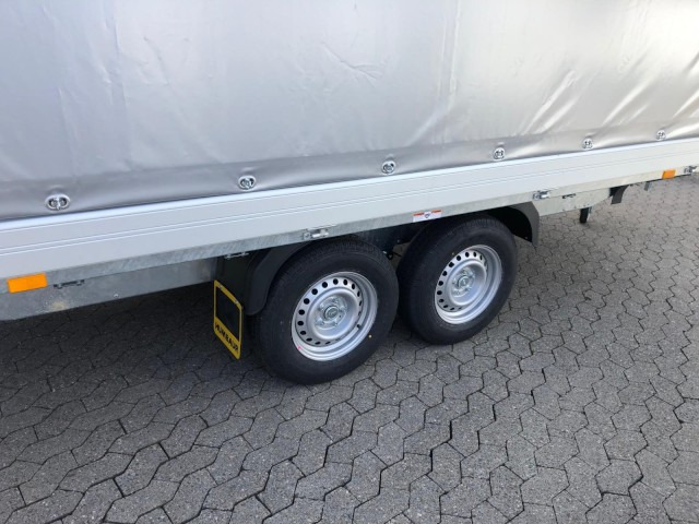 Humbaur HT 354121 Hochlader mit Hochplane 220 cm, 100 km/h 3,5 to. 4100 x 2100 x 350 mm - Прицеп для легкового автомобиля: фото 5 Humbaur HT 354121 Hochlader mit Hochplane 220 cm, 100 km/h 3,5 to. 4100 x 2100 x 350 mm - Прицеп для легкового автомобиля: фото 5