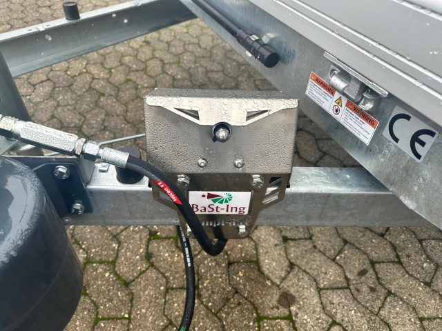 Humbaur HUK 273117 Heckkipper 2,7 t. AkkuFlex 3140 x 1750 x 300 mm - Самосвальный прицеп: фото 3 Humbaur HUK 273117 Heckkipper 2,7 t. AkkuFlex 3140 x 1750 x 300 mm - Самосвальный прицеп: фото 3