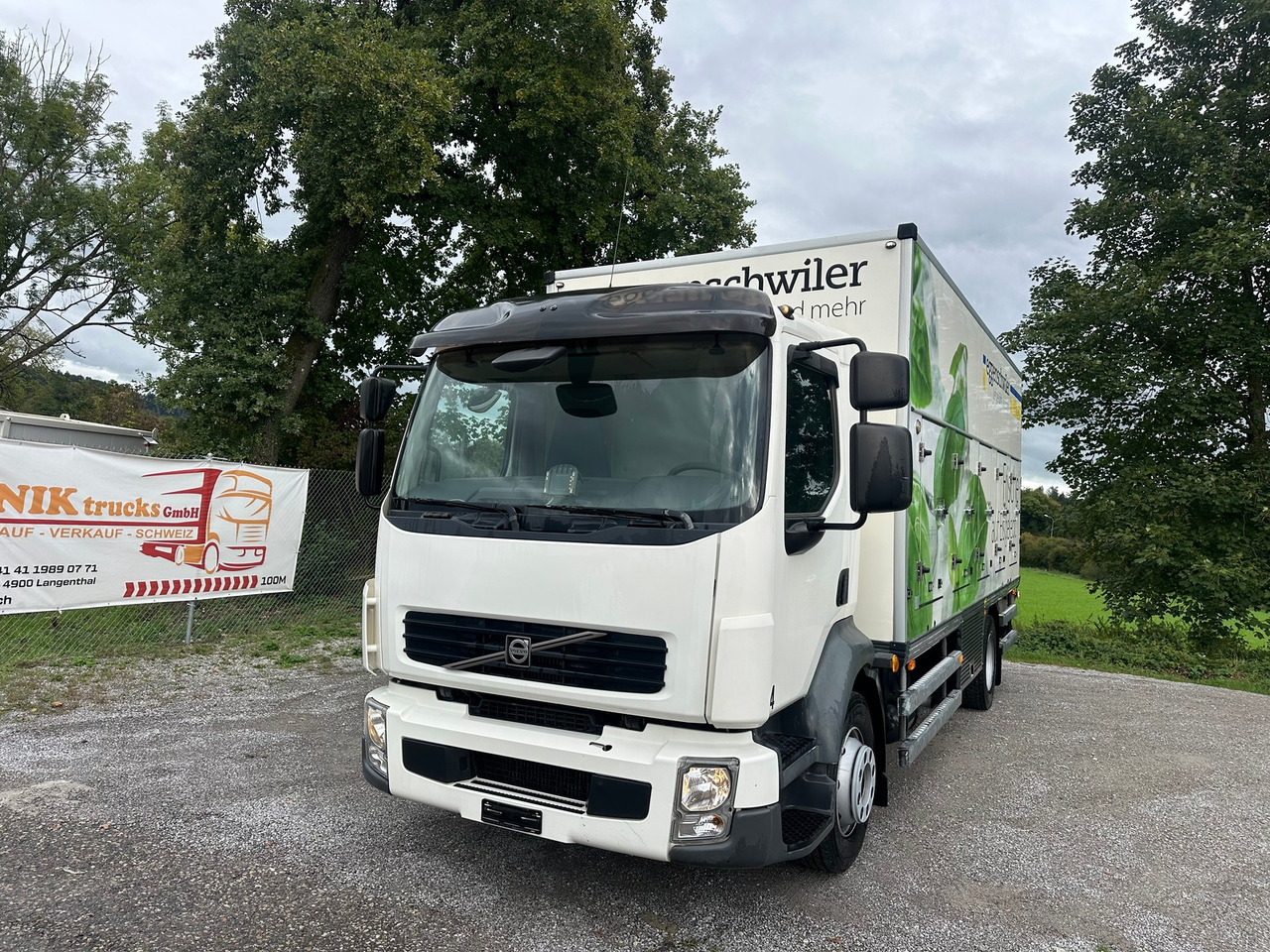 VOLVO Volvo FLL 240 4x2 Tiefkühler - Рефрижератор: фото 1 VOLVO Volvo FLL 240 4x2 Tiefkühler - Рефрижератор: фото 1