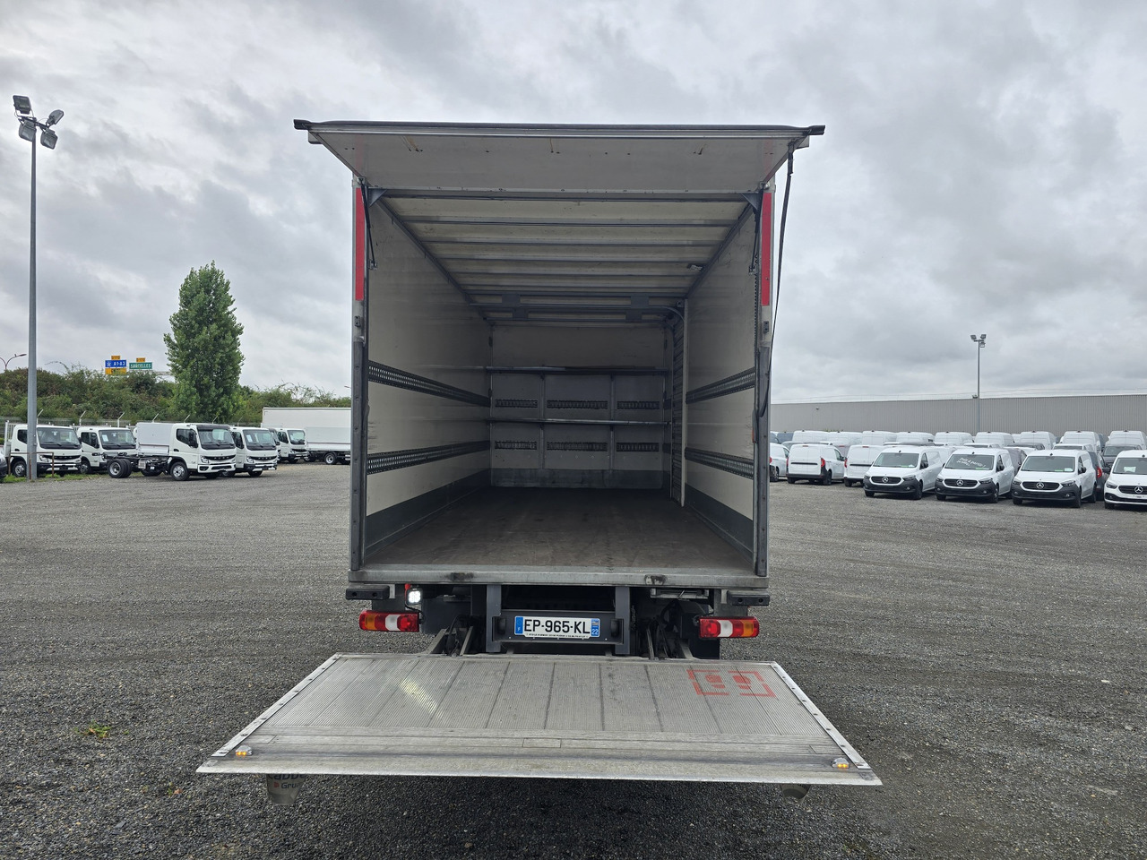 MERCEDES-BENZ Atego 1218 - Bo - LIFT - SIDE DOOR - ADR - Грузовик с закрытым кузовом: фото 5 MERCEDES-BENZ Atego 1218 - Bo - LIFT - SIDE DOOR - ADR - Грузовик с закрытым кузовом: фото 5