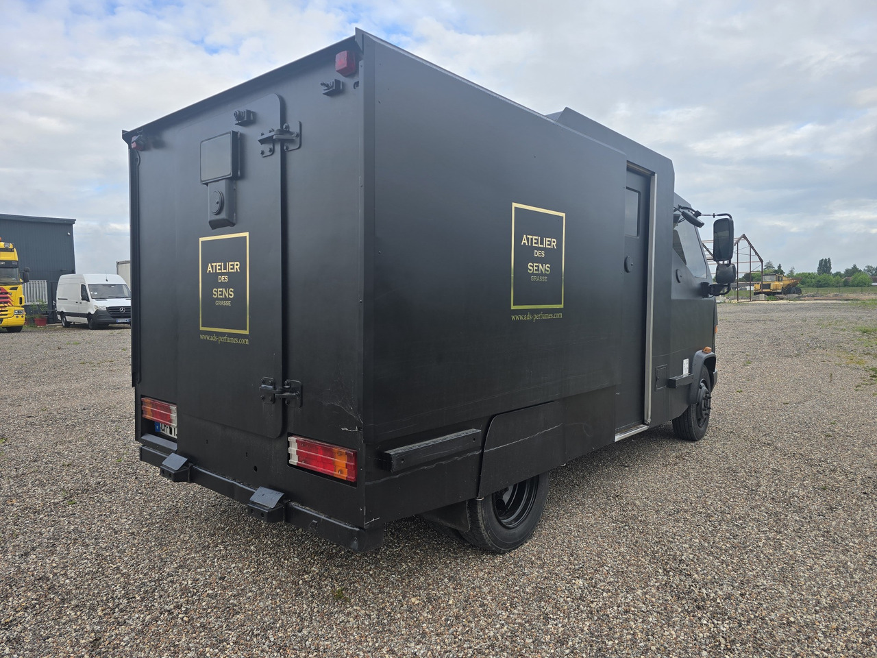 Mercedes Vario 816 - Инкассаторская машина: фото 4 Mercedes Vario 816 - Инкассаторская машина: фото 4