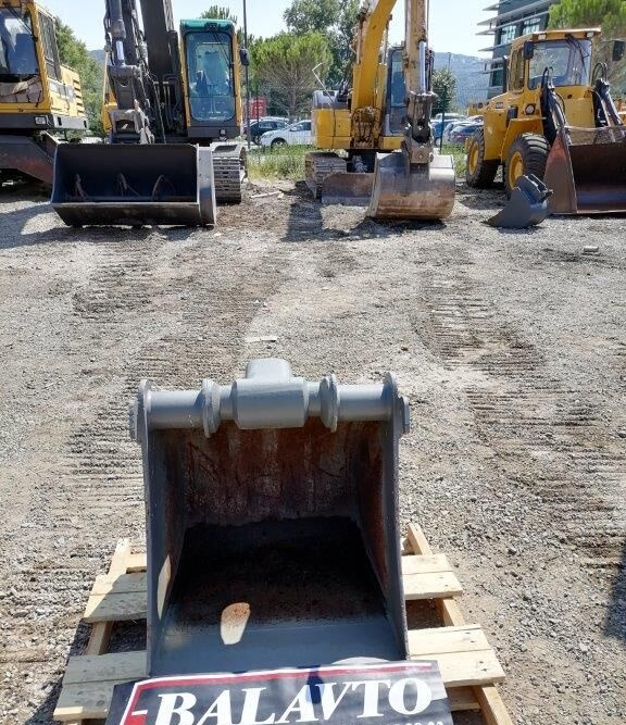 Digging bucket 700 mm - Ковш для экскаватора: фото 1 Digging bucket 700 mm - Ковш для экскаватора: фото 1