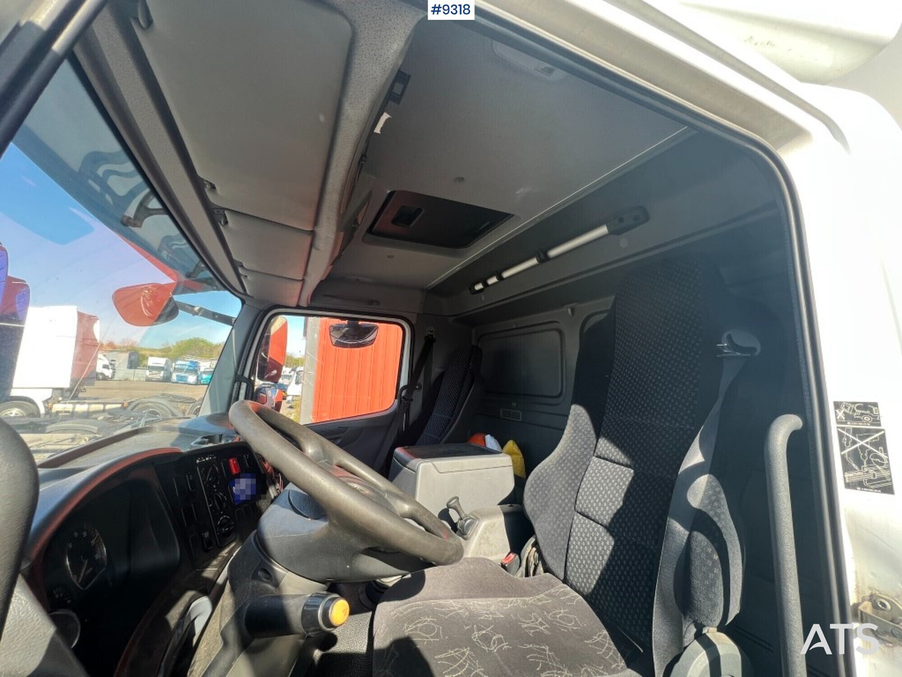 Box Truck Atego - MERCEDES-BENZ 970.27 - Грузовик с закрытым кузовом: фото 4 Box Truck Atego - MERCEDES-BENZ 970.27 - Грузовик с закрытым кузовом: фото 4