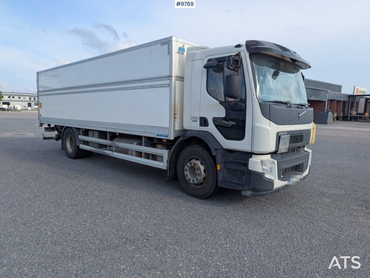 Box Truck Volvo FE 4X2 with tail lift, height adjustable box - Грузовик с закрытым кузовом: фото 2 Box Truck Volvo FE 4X2 with tail lift, height adjustable box - Грузовик с закрытым кузовом: фото 2