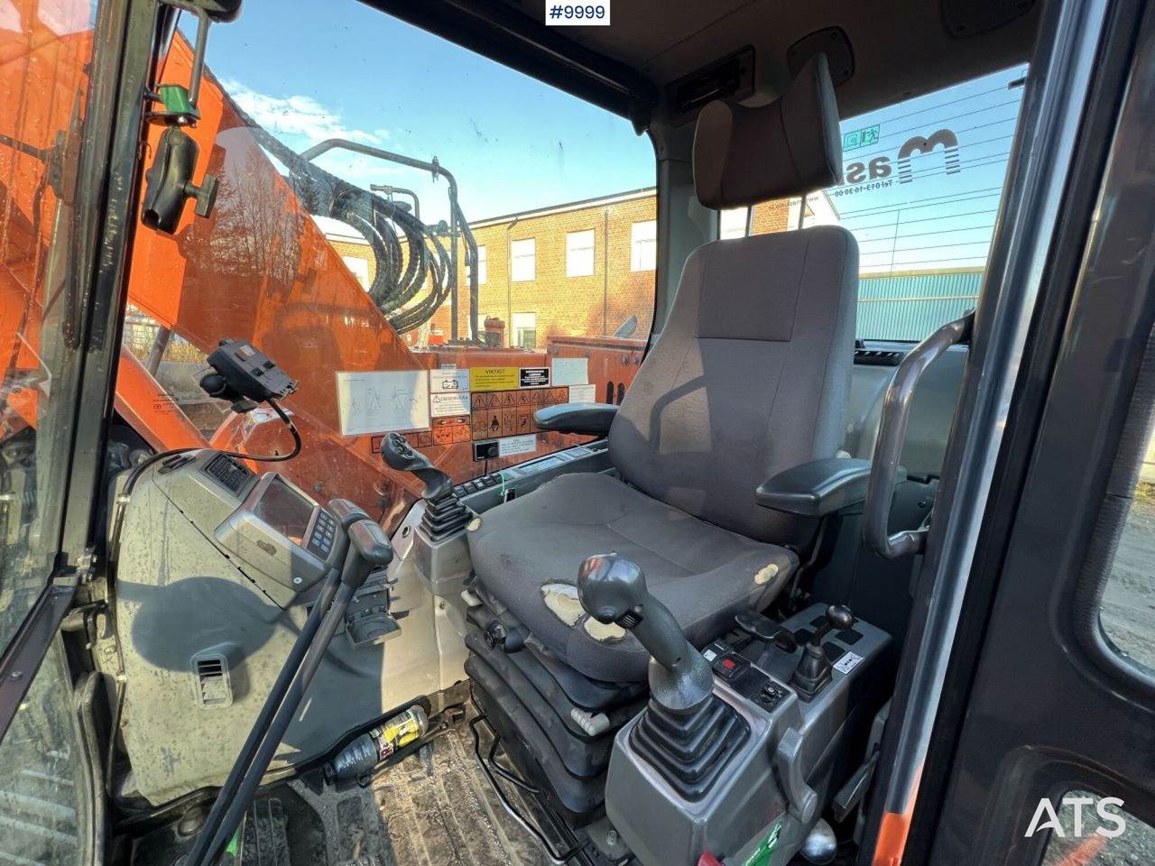 Doosan DX140LCR-3 Excavator with rotator - Гусеничный экскаватор: фото 4 Doosan DX140LCR-3 Excavator with rotator - Гусеничный экскаватор: фото 4