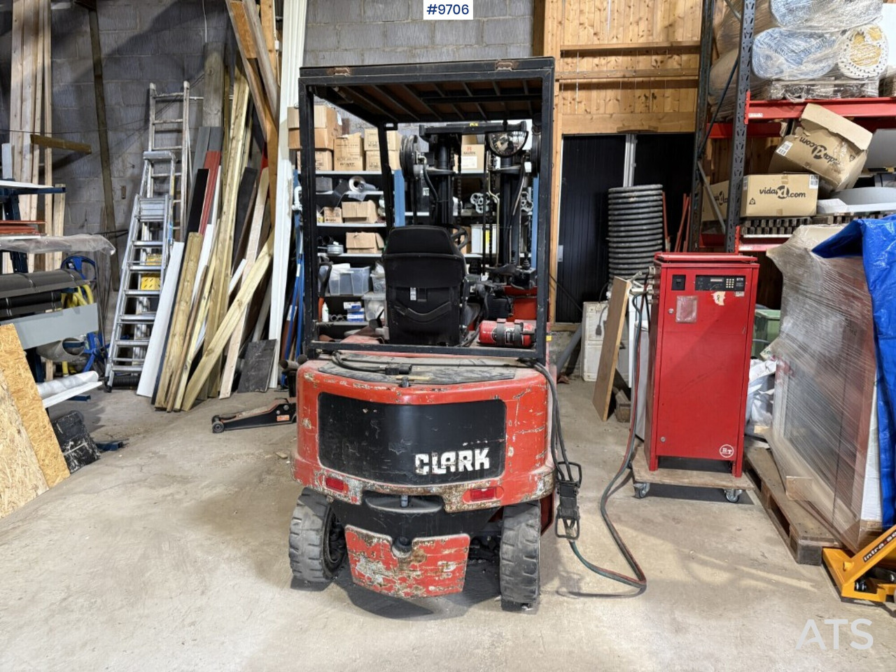Forklift Clark CEM 25 - Электропогрузчик: фото 3 Forklift Clark CEM 25 - Электропогрузчик: фото 3