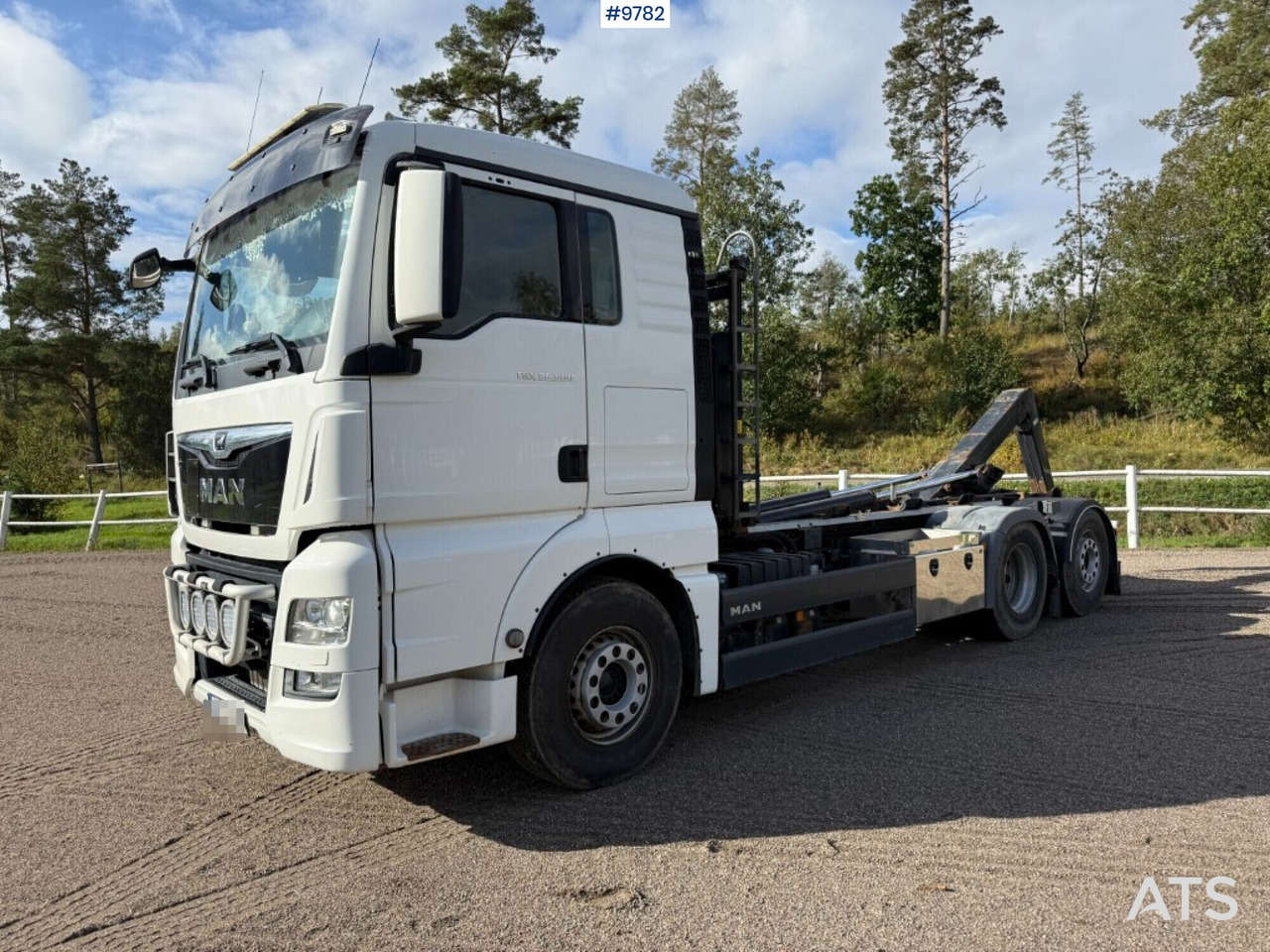 Hooklift Truck MAN TGX 26.500 6X2 - Крюковой мультилифт: фото 1 Hooklift Truck MAN TGX 26.500 6X2 - Крюковой мультилифт: фото 1