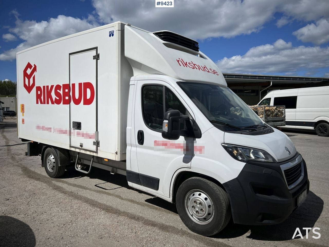 PEUGOT BOXER Box Truck with refrigeration unit and Tail Lift - Грузовик с закрытым кузовом: фото 3 PEUGOT BOXER Box Truck with refrigeration unit and Tail Lift - Грузовик с закрытым кузовом: фото 3