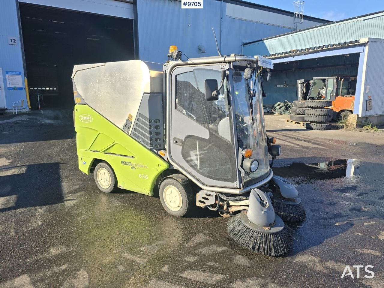 Sweeper - Tennant 636 (SEE VIDEO) - Подметально-уборочная машина: фото 1 Sweeper - Tennant 636 (SEE VIDEO) - Подметально-уборочная машина: фото 1