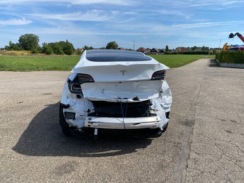 Tesla Model Y RWD / Origine Française endommagée - Легковой автомобиль: фото 5 Tesla Model Y RWD / Origine Française endommagée - Легковой автомобиль: фото 5