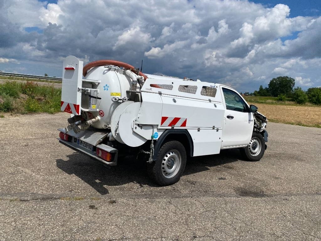 Toyota HILUX 2.4 D4D /MINIMAX COMBINE LONGWAY endommagé - Ассенизатор: фото 4 Toyota HILUX 2.4 D4D /MINIMAX COMBINE LONGWAY endommagé - Ассенизатор: фото 4