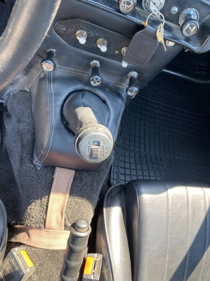 Легковой автомобиль Triumph TR4-A + Hard Top / OldTimer endommagé: фото 15