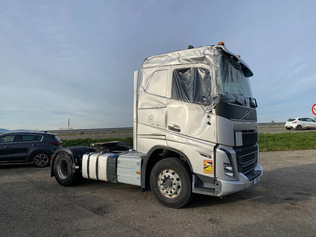 Volvo FH 460 / I-Save 1er Main endommagé - Тягач: фото 3 Volvo FH 460 / I-Save 1er Main endommagé - Тягач: фото 3