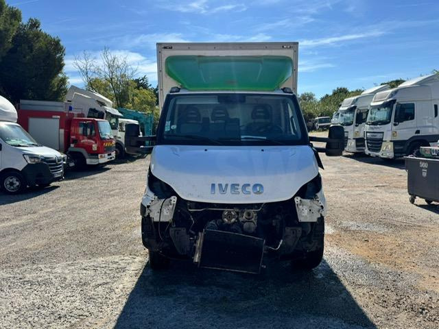 Iveco 70C180 CAISSE HAYON - Фургон с закрытым кузовом: фото 2 Iveco 70C180 CAISSE HAYON - Фургон с закрытым кузовом: фото 2