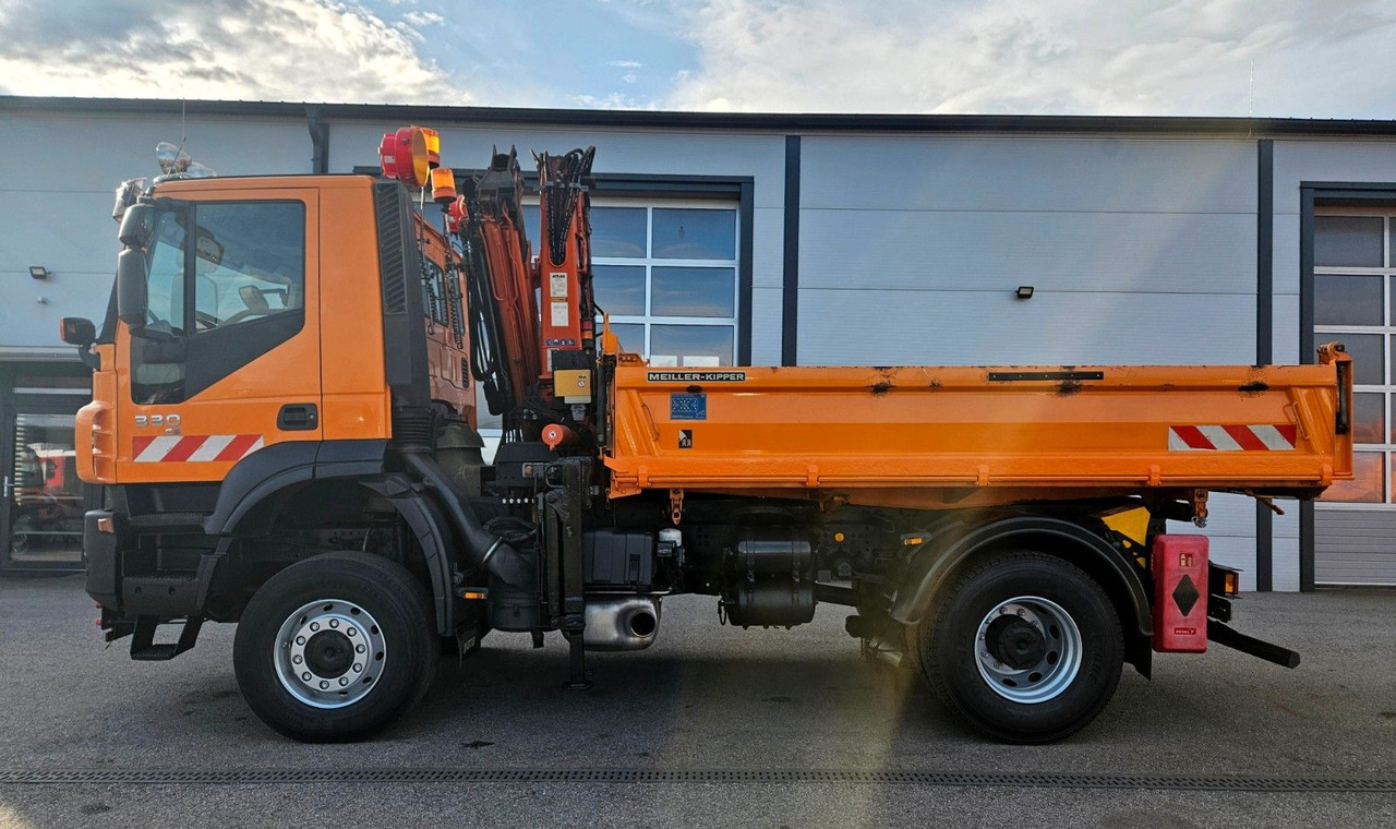 Iveco Trakker 190T33 4x4 Euro5 Kran Atlas Funk - Самосвал, Автоманипулятор: фото 2 Iveco Trakker 190T33 4x4 Euro5 Kran Atlas Funk - Самосвал, Автоманипулятор: фото 2