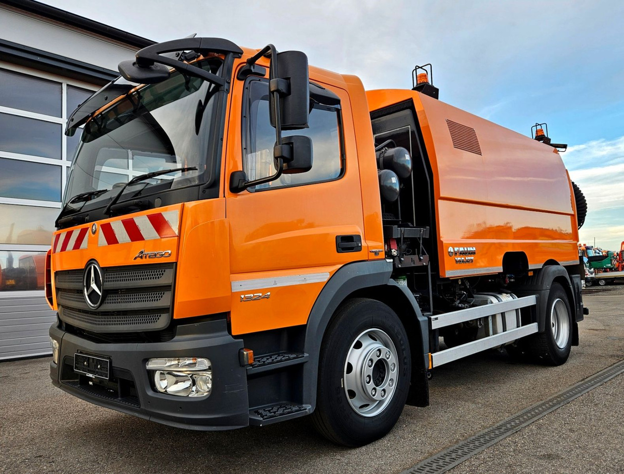 Mercedes-Benz Atego 1324 Euro6 FAUN Viajet 6 Aufbaumotor - Подметально-уборочная машина: фото 4 Mercedes-Benz Atego 1324 Euro6 FAUN Viajet 6 Aufbaumotor - Подметально-уборочная машина: фото 4