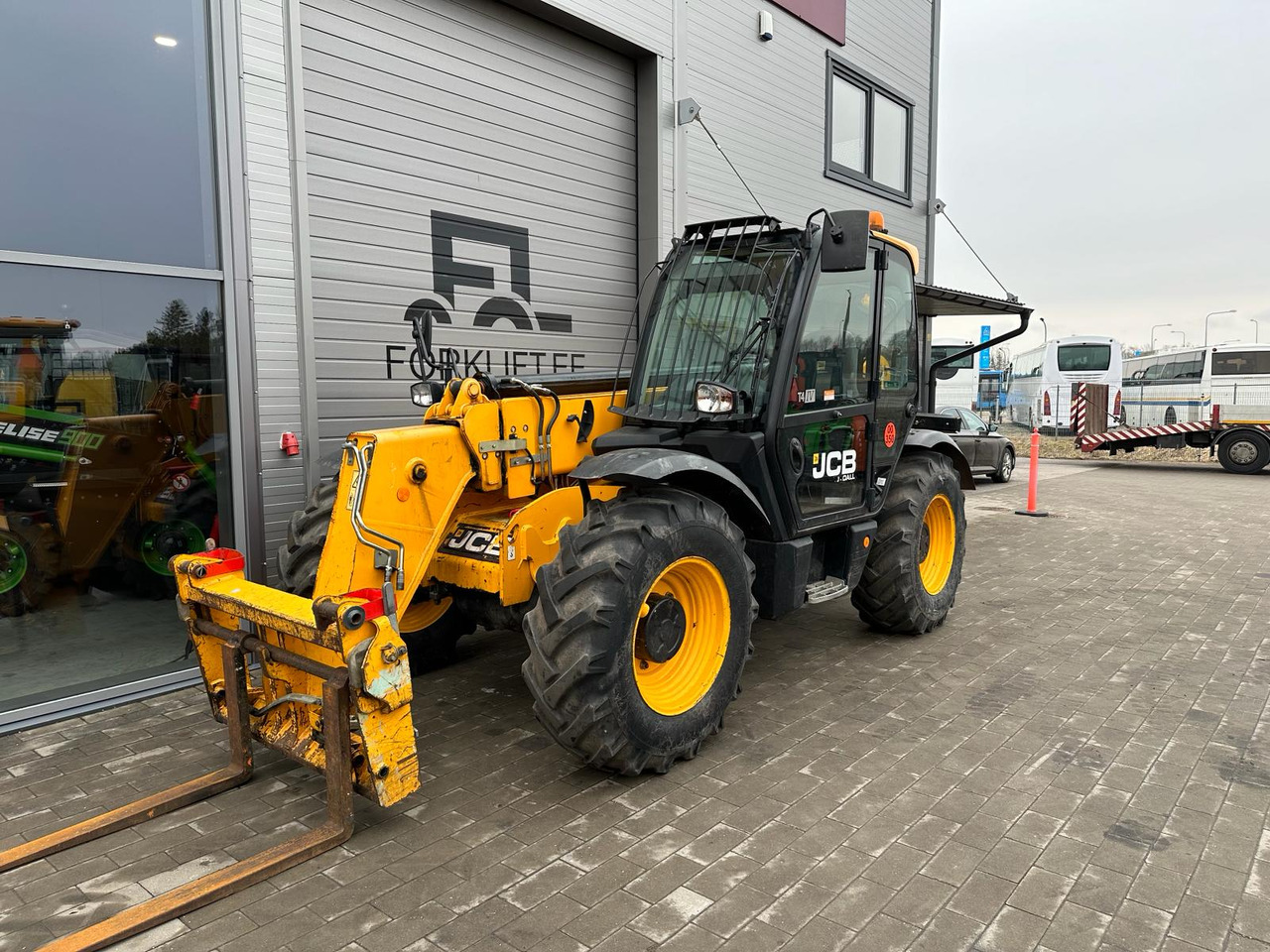 JCB 535-95 - Телескопический погрузчик: фото 1 JCB 535-95 - Телескопический погрузчик: фото 1