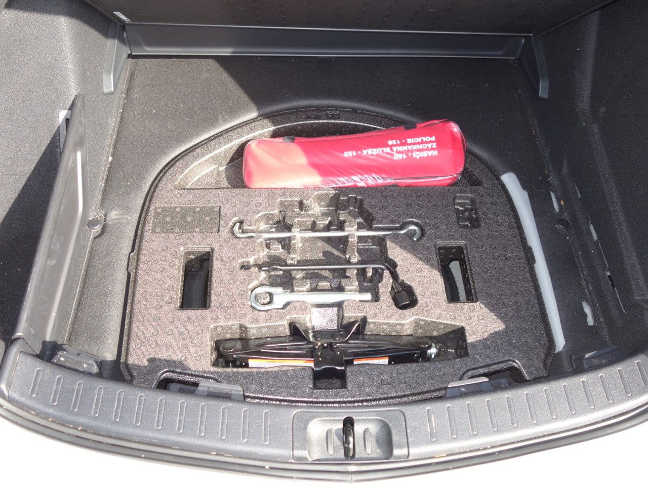 Универсал Toyota Corolla Touring 2,0 Hybrid GR Sport: фото 7 Универсал Toyota Corolla Touring 2,0 Hybrid GR Sport: фото 7