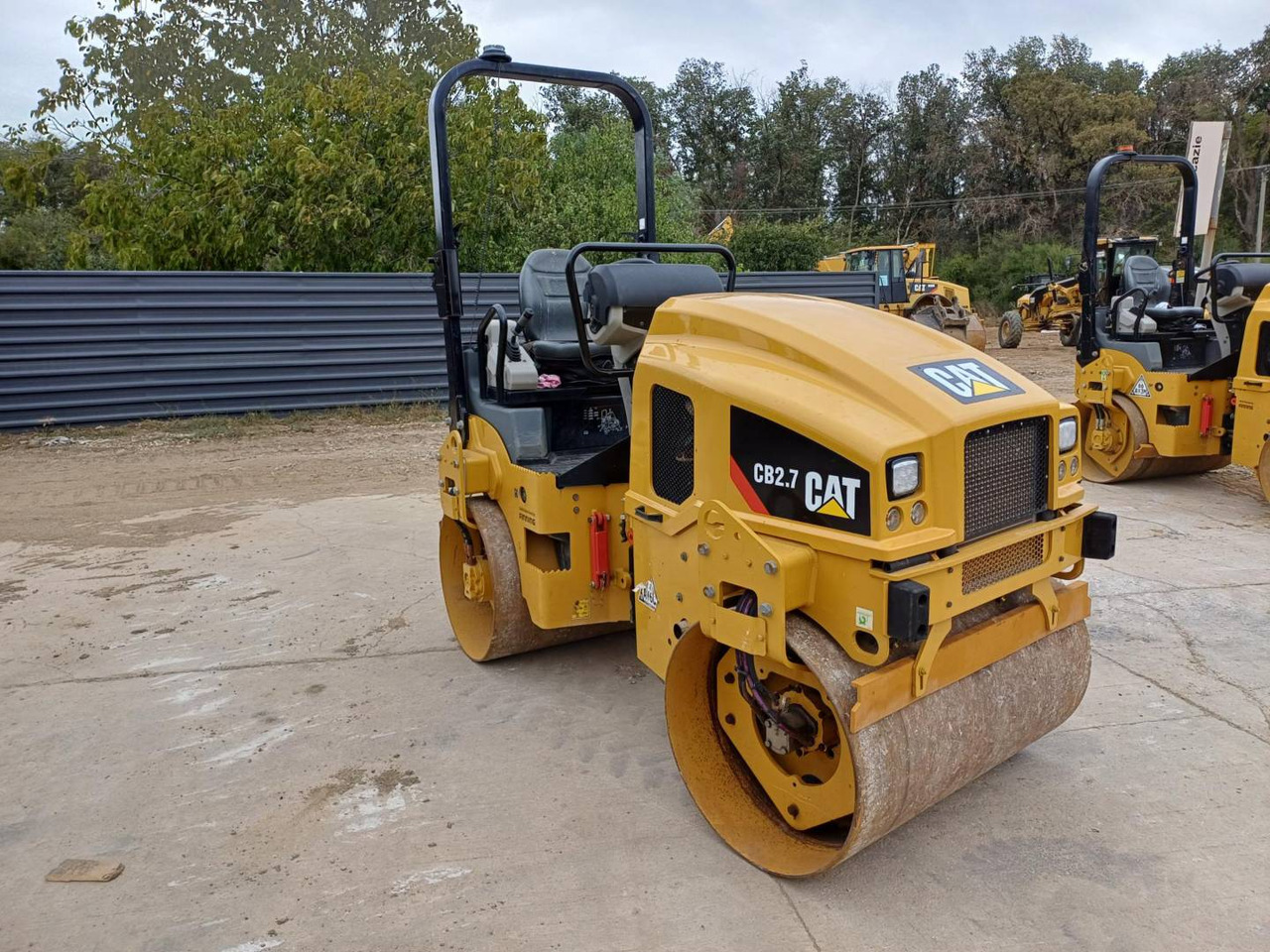 CAT CB2.7LRC - Дорожный каток: фото 2 CAT CB2.7LRC - Дорожный каток: фото 2