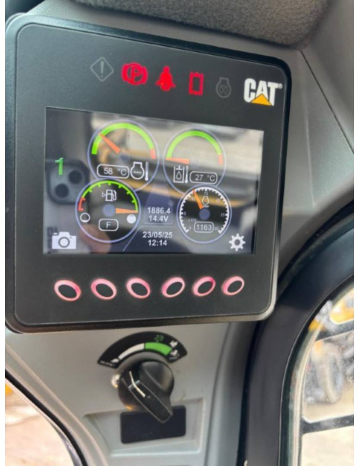 CAT 279D3 - Гусеничный мини-погрузчик: фото 5 CAT 279D3 - Гусеничный мини-погрузчик: фото 5