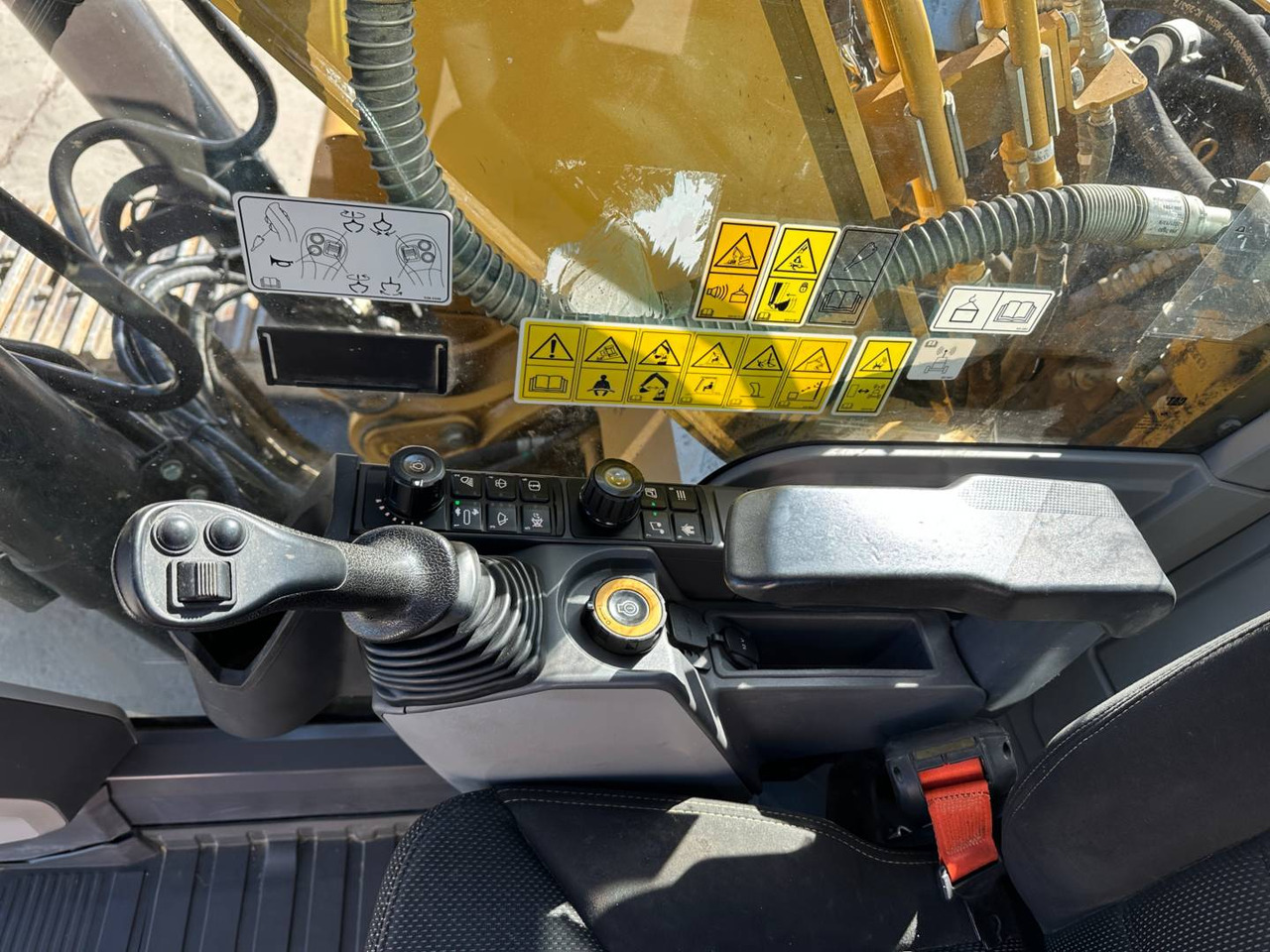 Гусеничный экскаватор CAT 323: фото 12