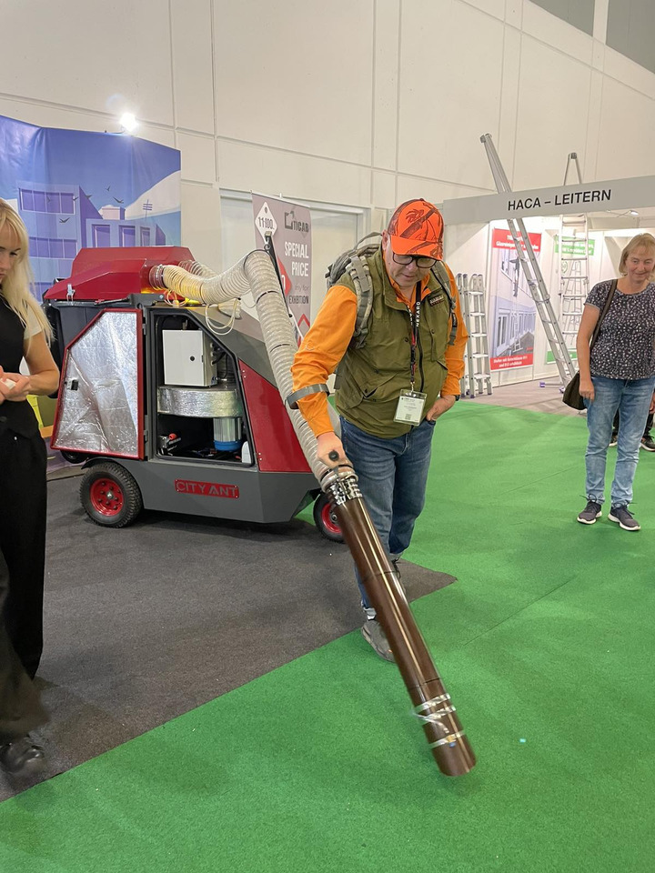 ТІСАВ Street Vacuum Cleaner, Outdoor Vacuum Sweeper, Manufacturer, City Ant - Промышленный пылесос: фото 5 ТІСАВ Street Vacuum Cleaner, Outdoor Vacuum Sweeper, Manufacturer, City Ant - Промышленный пылесос: фото 5