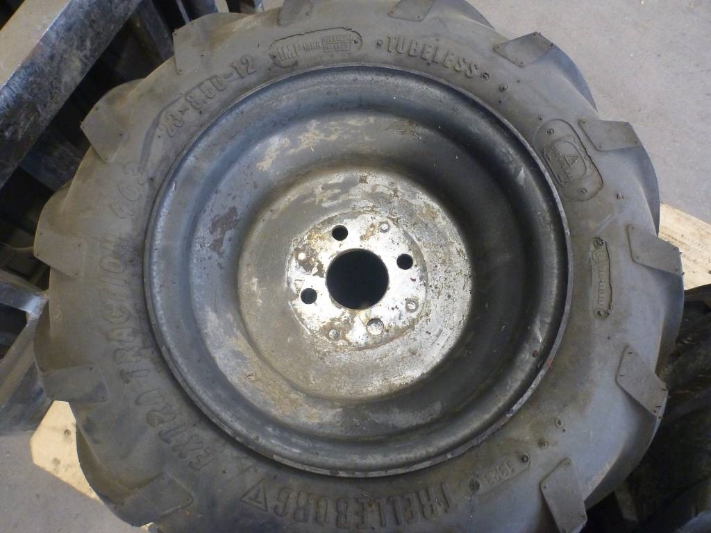 Däck med fälg Trelleborg, 23X8.50-12 - Ось и запчасти для Строительной техники: фото 2 Däck med fälg Trelleborg, 23X8.50-12 - Ось и запчасти для Строительной техники: фото 2