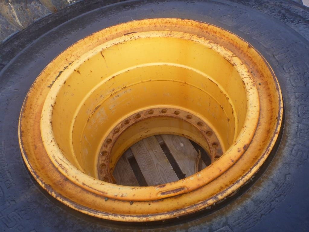 Volvo Hjul, Bridgestone 26.5R25 1st - Ось и запчасти для Строительной техники: фото 4 Volvo Hjul, Bridgestone 26.5R25 1st - Ось и запчасти для Строительной техники: фото 4