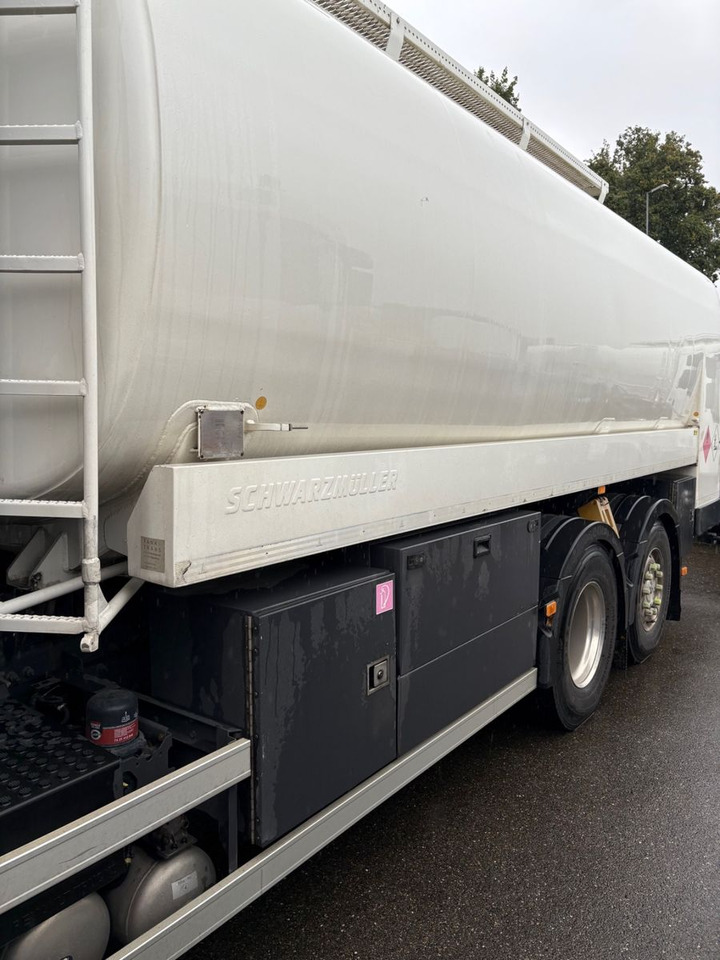 Renault T460 6x2, E6, ADR, Diesel/Benzin, Schwarzmueller - Грузовик-цистерна: фото 4 Renault T460 6x2, E6, ADR, Diesel/Benzin, Schwarzmueller - Грузовик-цистерна: фото 4