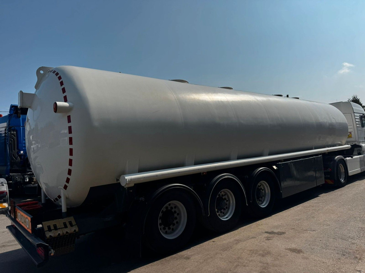Schrader Treibstoff Diesel/Benzin, 4 Kammern, Sening - Полуприцеп-цистерна: фото 3 Schrader Treibstoff Diesel/Benzin, 4 Kammern, Sening - Полуприцеп-цистерна: фото 3