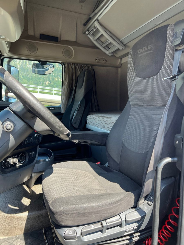 Фото интерьера 1: Новый Тягач DAF FT XF 460 4x2, E6, PTO, Standklima