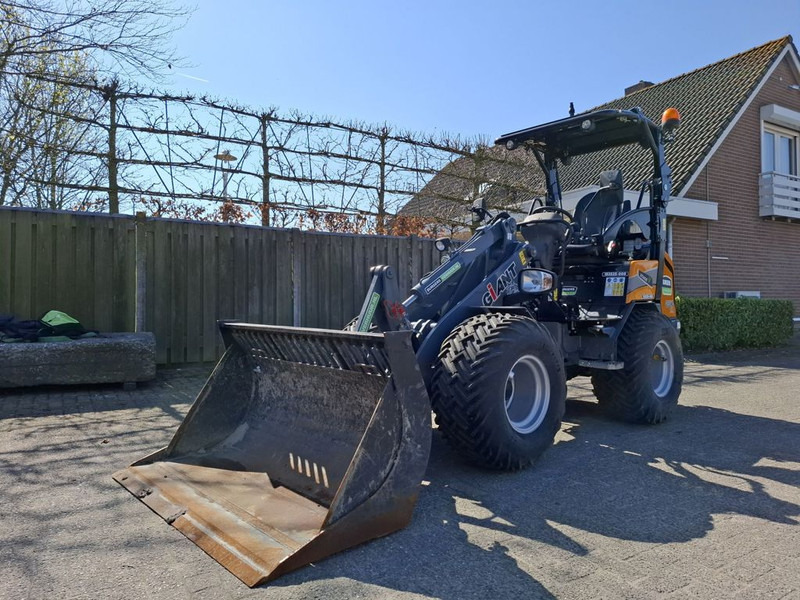 Giant G2500 - Строительная техника для Сельскохозяйственной техники: фото 1 Giant G2500 - Строительная техника для Сельскохозяйственной техники: фото 1