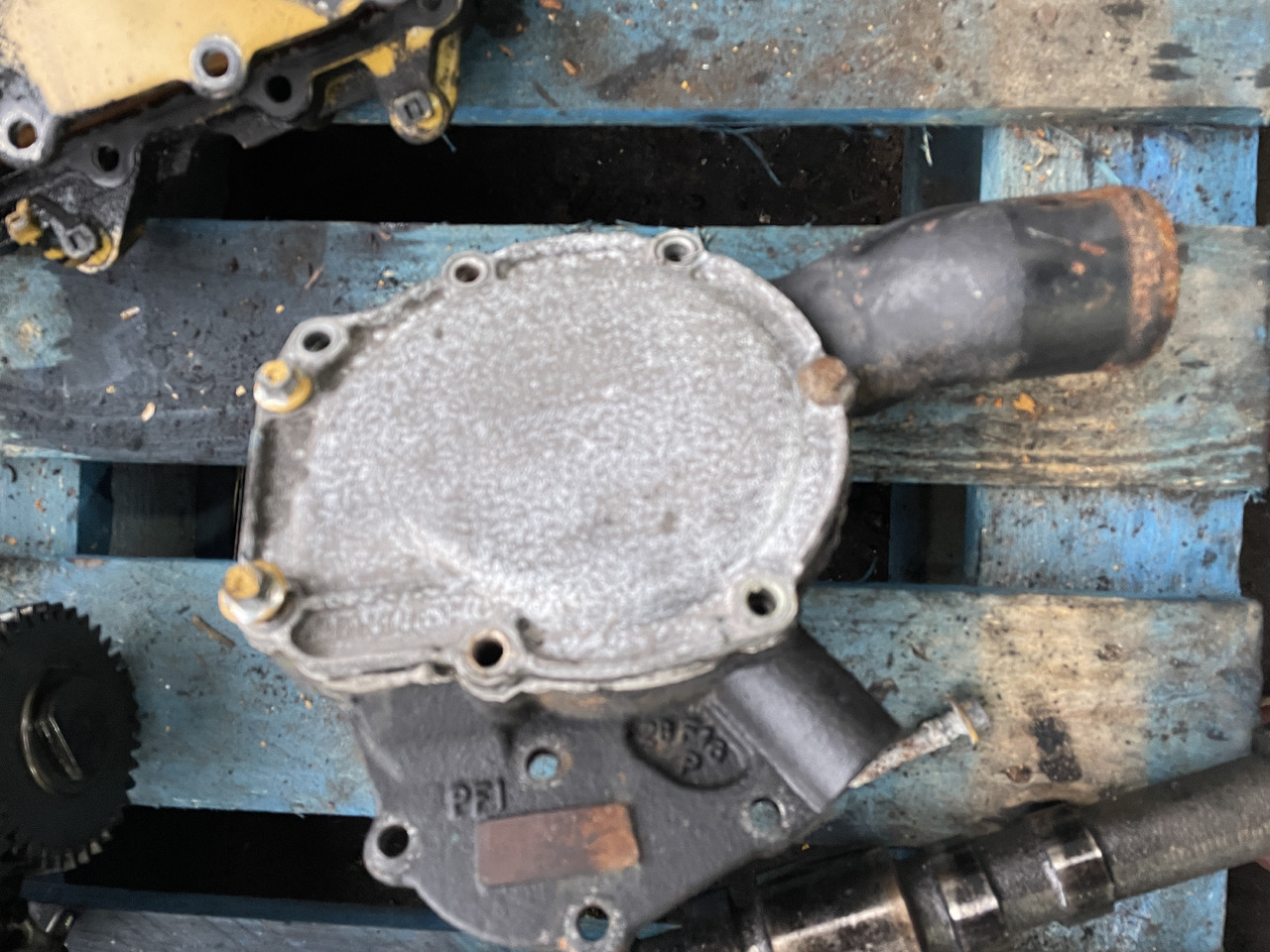 Caterpillar Cat Perkins 1106D C6.6 - pompa wody - Помпа для Строительной техники: фото 2 Caterpillar Cat Perkins 1106D C6.6 - pompa wody - Помпа для Строительной техники: фото 2