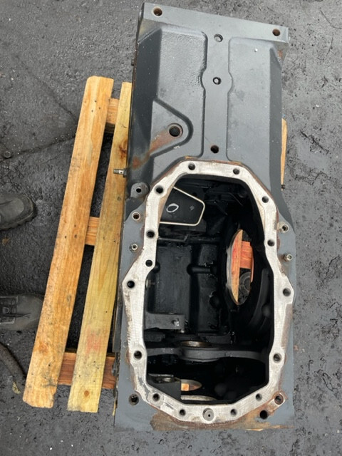 Claas Arion 610-650 Massey Ferguson 6470-6490 obudowa tylnego mostu - Задняя ось для Сельскохозяйственной техники: фото 2 Claas Arion 610-650 Massey Ferguson 6470-6490 obudowa tylnego mostu - Задняя ось для Сельскохозяйственной техники: фото 2