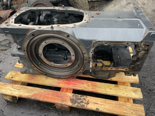 Claas Arion 610-650 Massey Ferguson 6470-6490 obudowa tylnego mostu - Задняя ось для Сельскохозяйственной техники: фото 1 Claas Arion 610-650 Massey Ferguson 6470-6490 obudowa tylnego mostu - Задняя ось для Сельскохозяйственной техники: фото 1