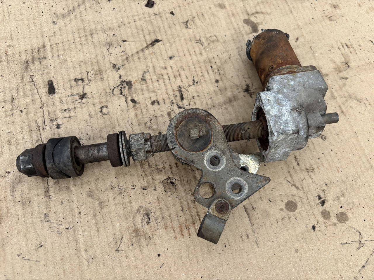 Claas Jaguar 970 Silniczek + osprzęt na części ORYGINAŁ - Двигатель для Зерноуборочных комбайнов: фото 1 Claas Jaguar 970 Silniczek + osprzęt na części ORYGINAŁ - Двигатель для Зерноуборочных комбайнов: фото 1