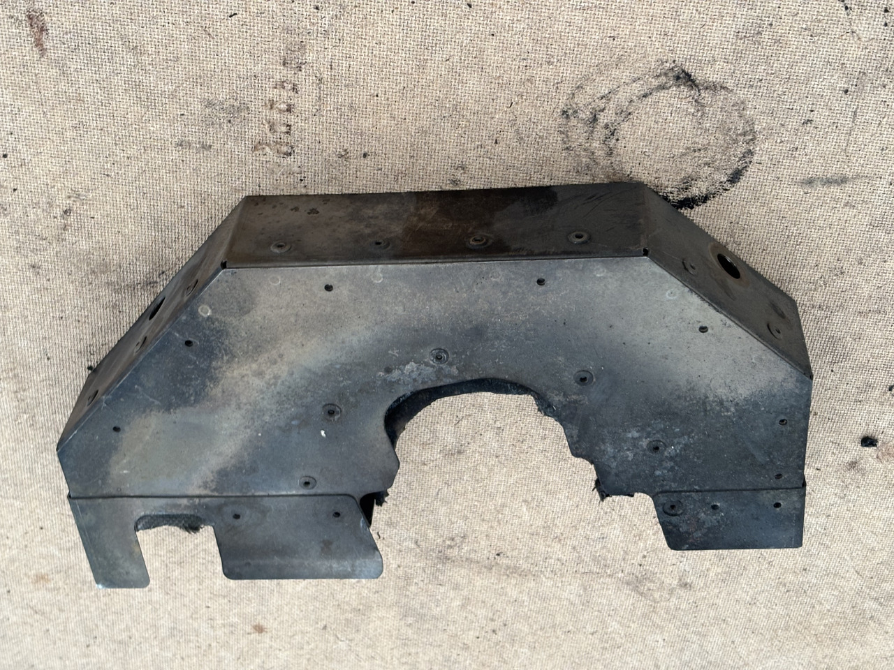 Claas Lexion 780 Izolacja Silnika Pokrywa Maska 00 0781 223 0 00 7812230 - Двигатель и запчасти для Зерноуборочных комбайнов: фото 1 Claas Lexion 780 Izolacja Silnika Pokrywa Maska 00 0781 223 0 00 7812230 - Двигатель и запчасти для Зерноуборочных комбайнов: фото 1