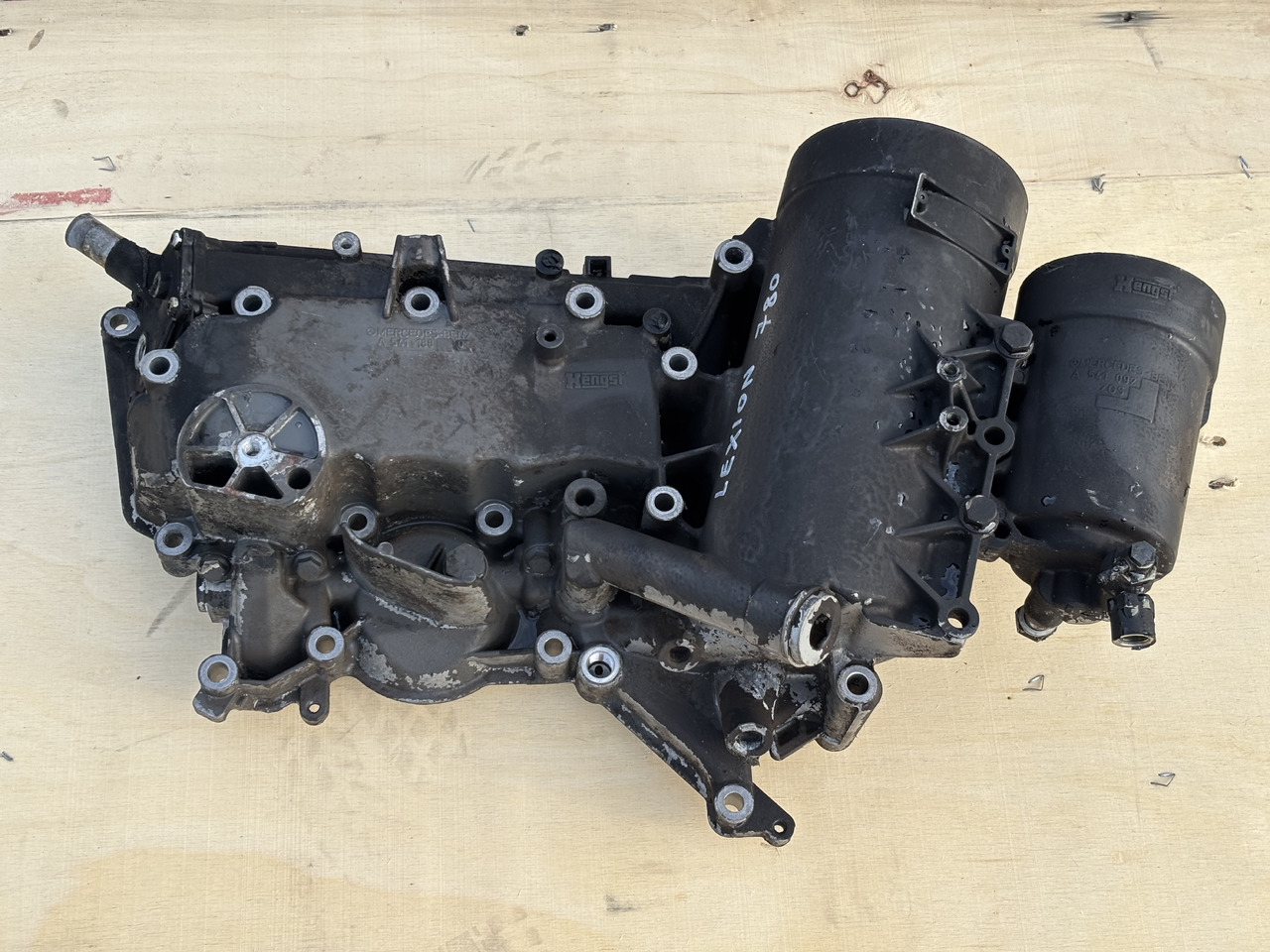 Claas Lexion 780 Obudowa, chłodnica oleju, Obudowa filtra paliwa A541188 A541092 - Масляный радиатор для Сельскохозяйственной техники: фото 1 Claas Lexion 780 Obudowa, chłodnica oleju, Obudowa filtra paliwa A541188 A541092 - Масляный радиатор для Сельскохозяйственной техники: фото 1