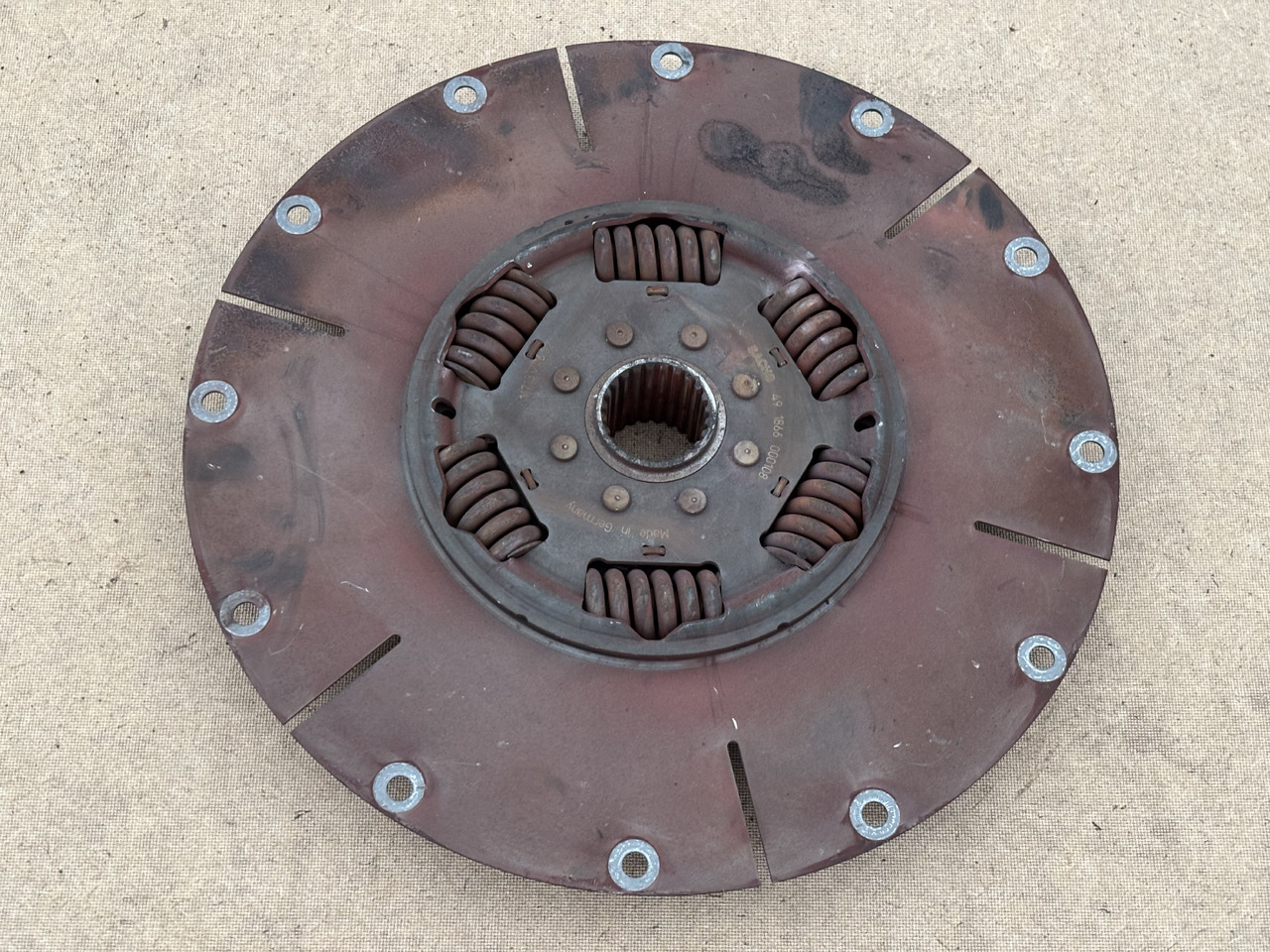 Claas Lexion 780 TŁUMIK DRGAŃ SKRĘTNYCH 0006647120 00 0664 712 0 - Двигатель и запчасти для Зерноуборочных комбайнов: фото 1 Claas Lexion 780 TŁUMIK DRGAŃ SKRĘTNYCH 0006647120 00 0664 712 0 - Двигатель и запчасти для Зерноуборочных комбайнов: фото 1