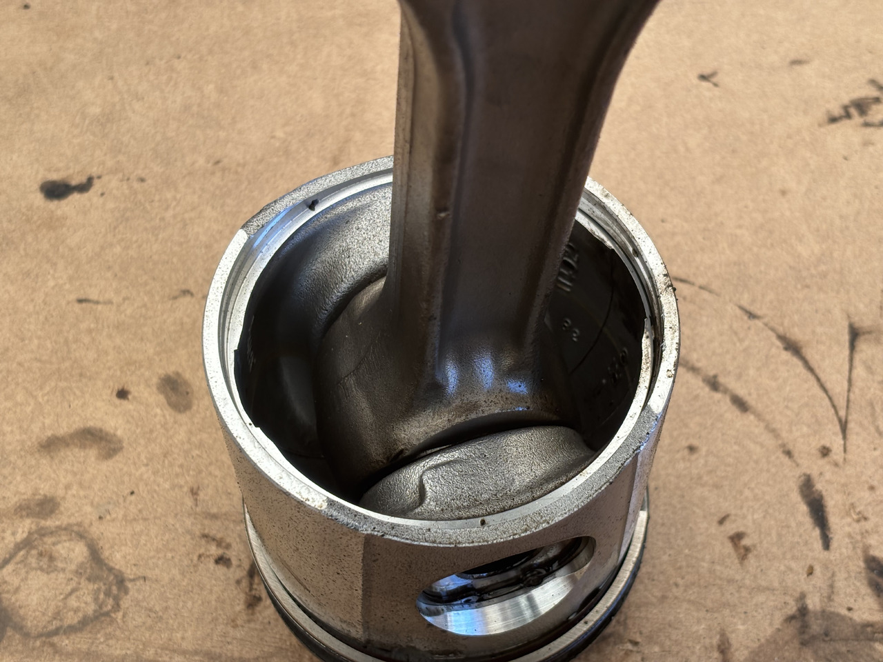 Cummins 8.3 6CT 6CTA 6CTAA Tłok + Korbowód 3929161 3924350 - Шатун для Сельскохозяйственной техники: фото 2 Cummins 8.3 6CT 6CTA 6CTAA Tłok + Korbowód 3929161 3924350 - Шатун для Сельскохозяйственной техники: фото 2