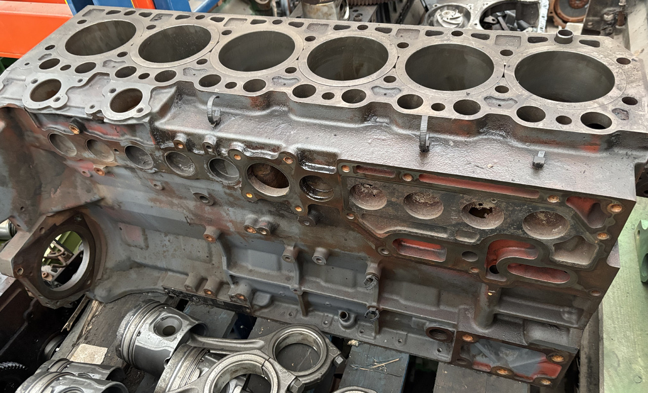 DEUTZ TCD2013L064V TCD 2013 L06 4V 04905375 Blok Silnika - Блок цилиндров для Сельскохозяйственной техники: фото 5 DEUTZ TCD2013L064V TCD 2013 L06 4V 04905375 Blok Silnika - Блок цилиндров для Сельскохозяйственной техники: фото 5