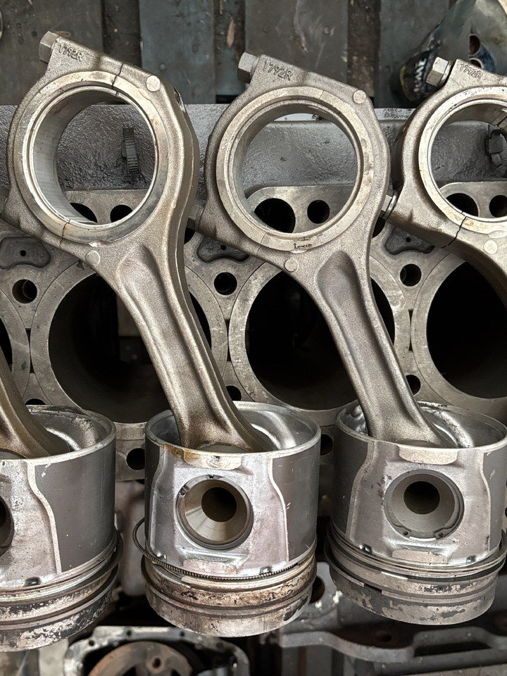 Deutz 04901791 Korbowód Korbowody 1792R - Шатун для Строительной техники: фото 2 Deutz 04901791 Korbowód Korbowody 1792R - Шатун для Строительной техники: фото 2