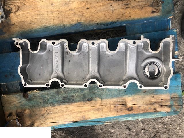 Deutz f4l1011 - Pokrywa Zaworowa - Двигатель и запчасти для Сельскохозяйственной техники: фото 2 Deutz f4l1011 - Pokrywa Zaworowa - Двигатель и запчасти для Сельскохозяйственной техники: фото 2