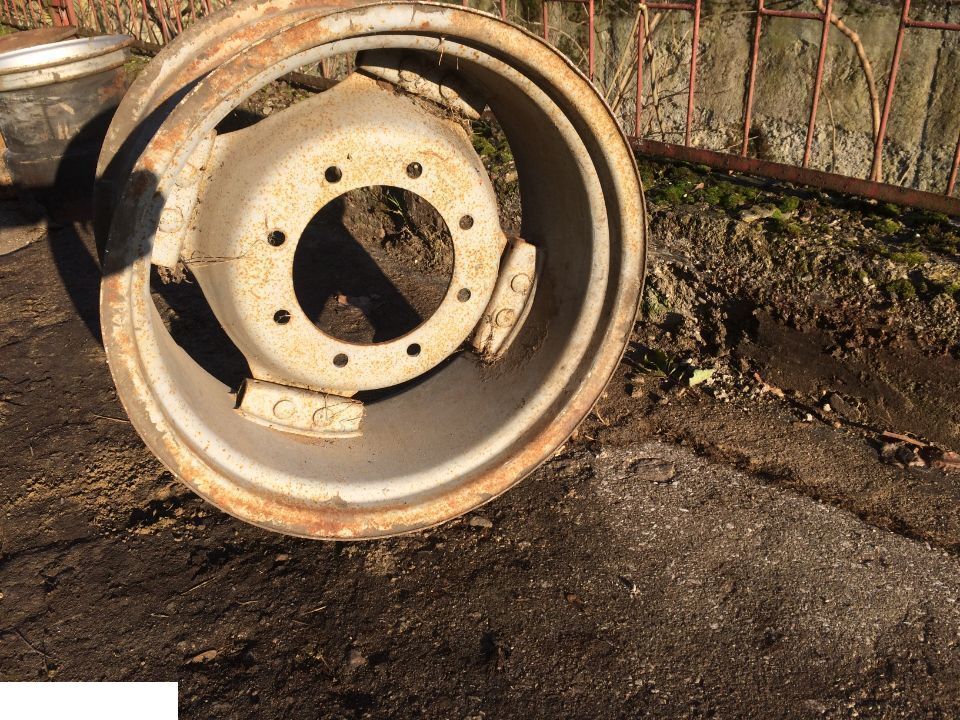 Felga W12x24 , Felga Case 12x24 - Колесный диск для Сельскохозяйственной техники: фото 1 Felga W12x24 , Felga Case 12x24 - Колесный диск для Сельскохозяйственной техники: фото 1