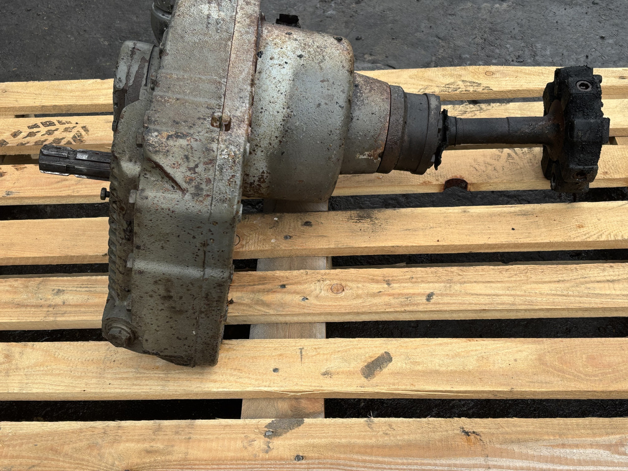 Fendt 700 712 714 716 800 818 820 COM1 COM2 Przedni WOM PTO Kompletny 716150200031 - Трансмиссия для Сельскохозяйственной техники: фото 3 Fendt 700 712 714 716 800 818 820 COM1 COM2 Przedni WOM PTO Kompletny 716150200031 - Трансмиссия для Сельскохозяйственной техники: фото 3