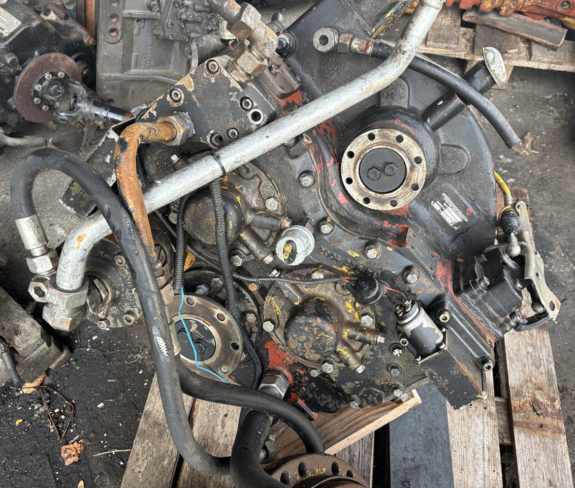 HANOMAG 422 Skrzynia Biegów do ładowarki kołowej HANOMAG 55 D - Коробка передач для Сельскохозяйственной техники: фото 1 HANOMAG 422 Skrzynia Biegów do ładowarki kołowej HANOMAG 55 D - Коробка передач для Сельскохозяйственной техники: фото 1