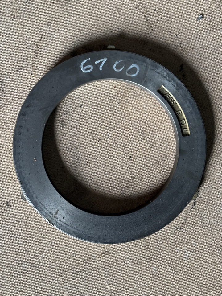 John Deere 6100 6300 6400 6500 6600 Docisk Hamulca Płytka L75651 - Детали тормозной системы для Сельскохозяйственной техники: фото 1 John Deere 6100 6300 6400 6500 6600 Docisk Hamulca Płytka L75651 - Детали тормозной системы для Сельскохозяйственной техники: фото 1