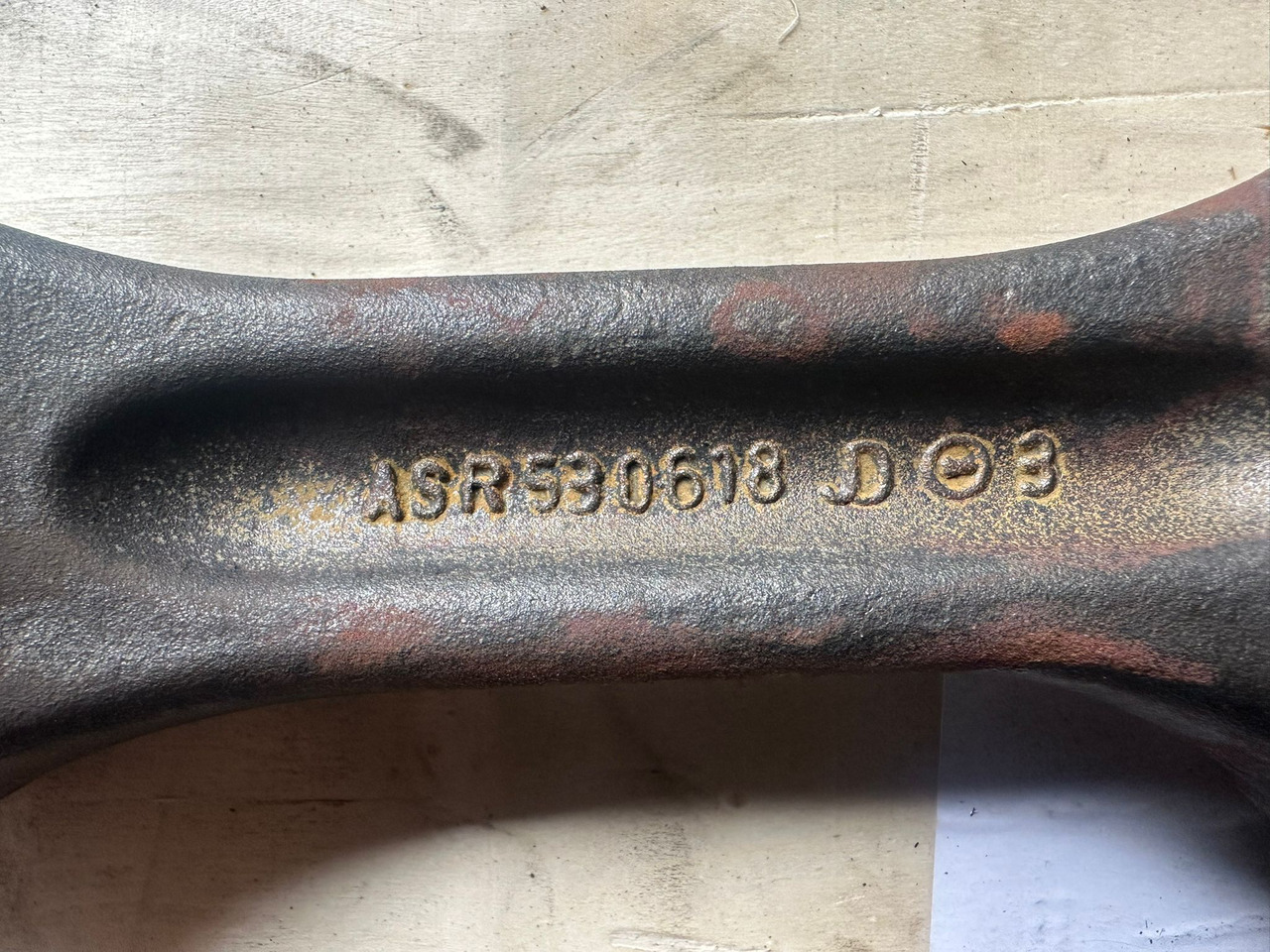 John Deere 8345R 7230R 7250R Korbowód Korbowody R530618 RE537877 RE565318 - Шатун для Сельскохозяйственной техники: фото 2 John Deere 8345R 7230R 7250R Korbowód Korbowody R530618 RE537877 RE565318 - Шатун для Сельскохозяйственной техники: фото 2